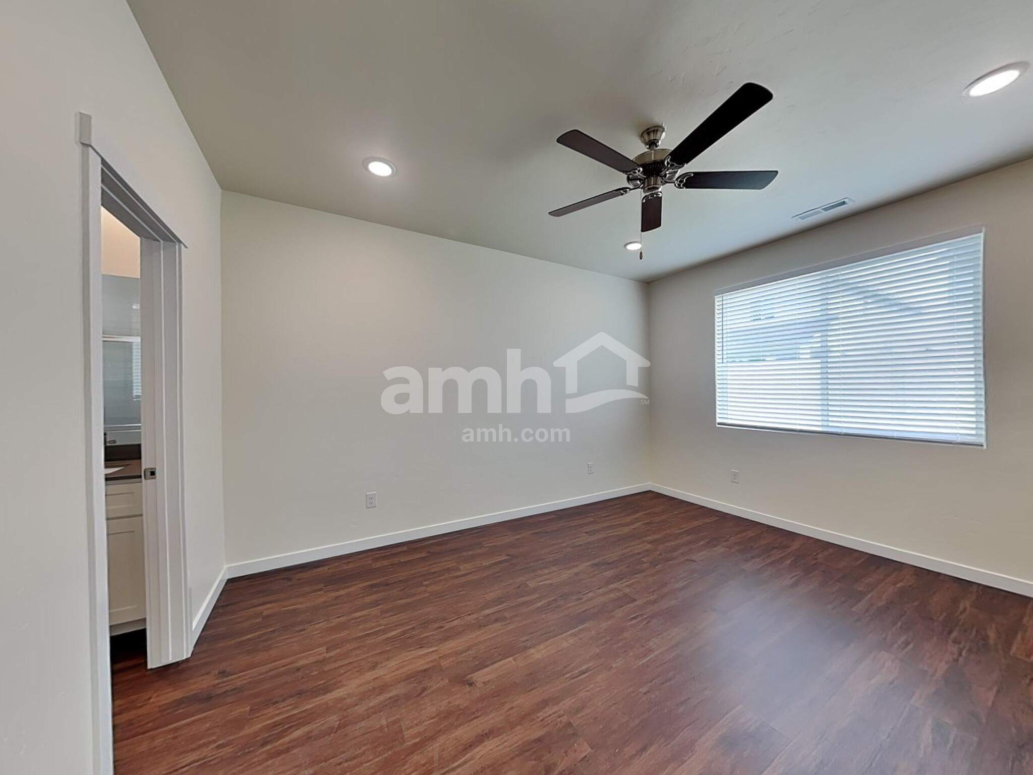 Building Photo - 1512 N Garnet Creek Ave
