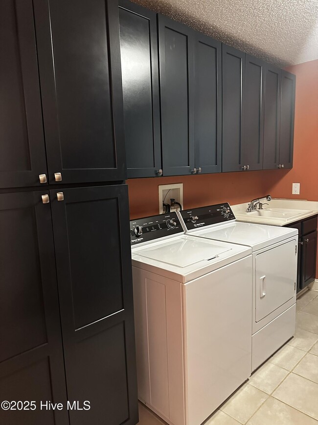 Building Photo - 9155 Oak Ridge Plantation Dr SW