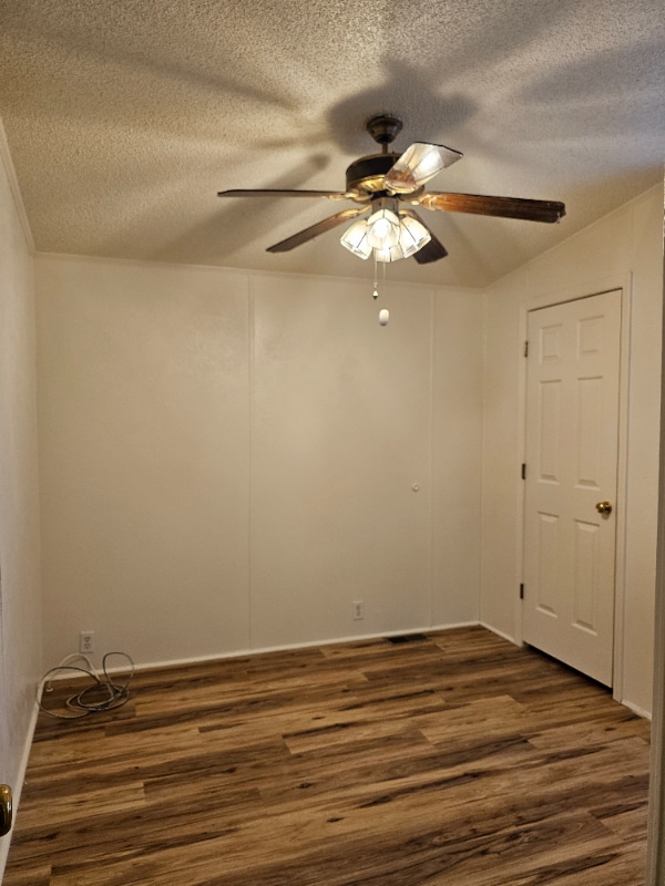 Building Photo - 217 W Fairlane Dr