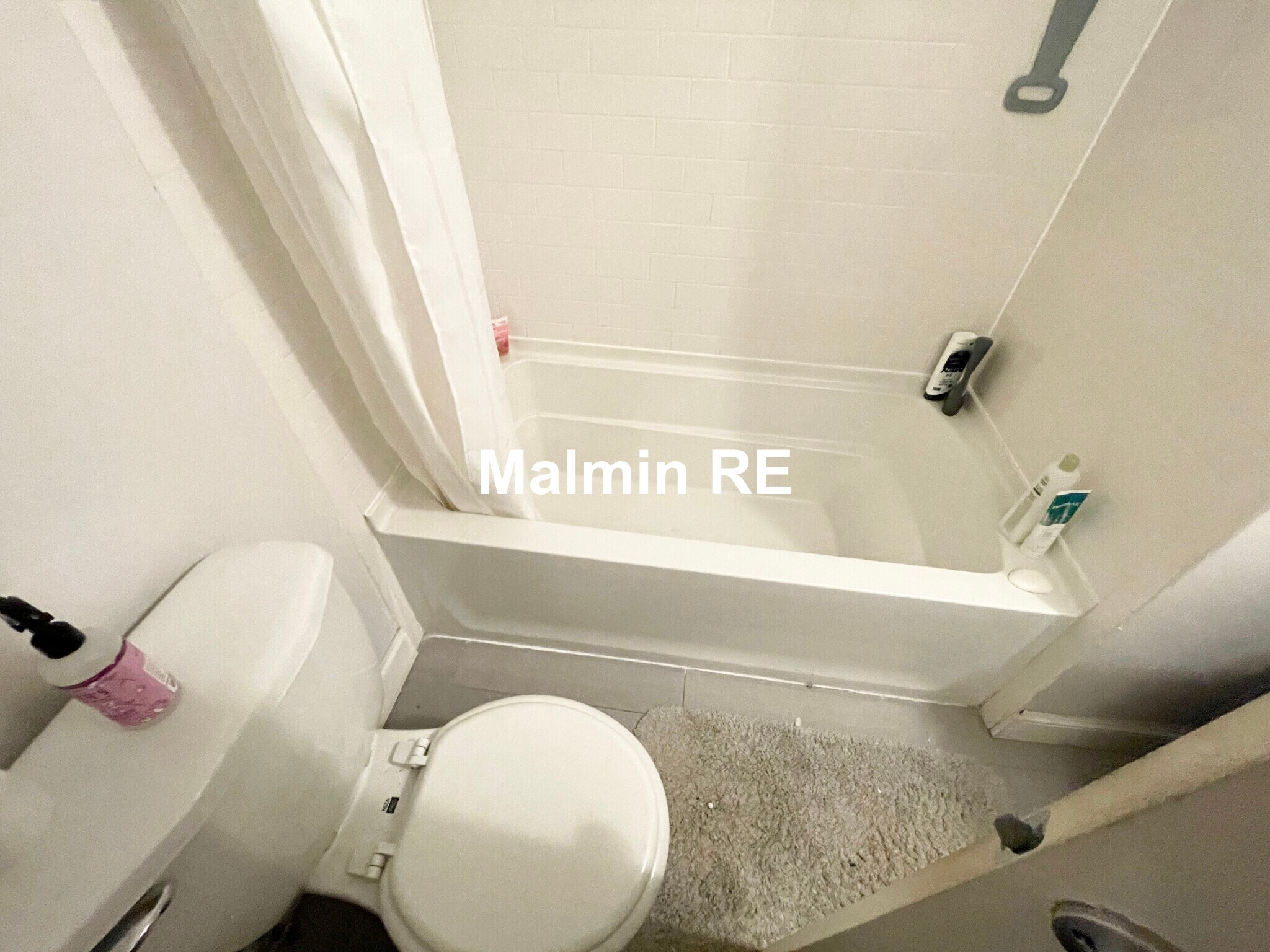 Building Photo - 998 Tremont St