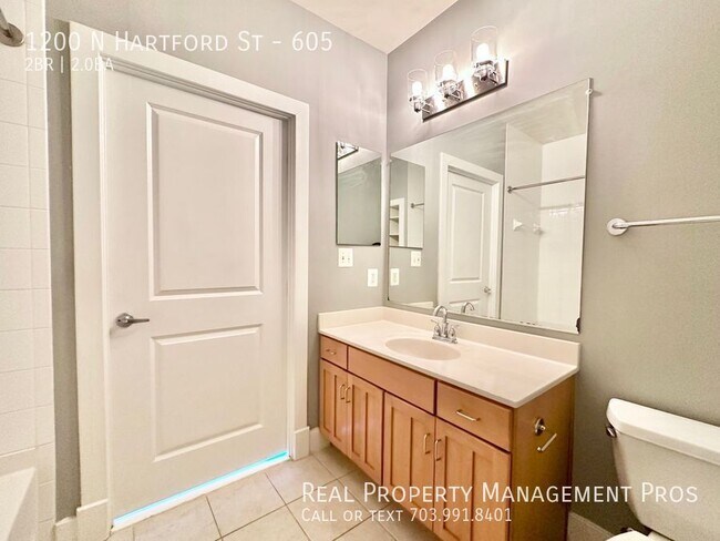 Building Photo - 1200 N Hartford St