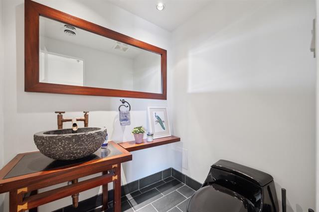 Building Photo - 3831 Turtle Creek Blvd