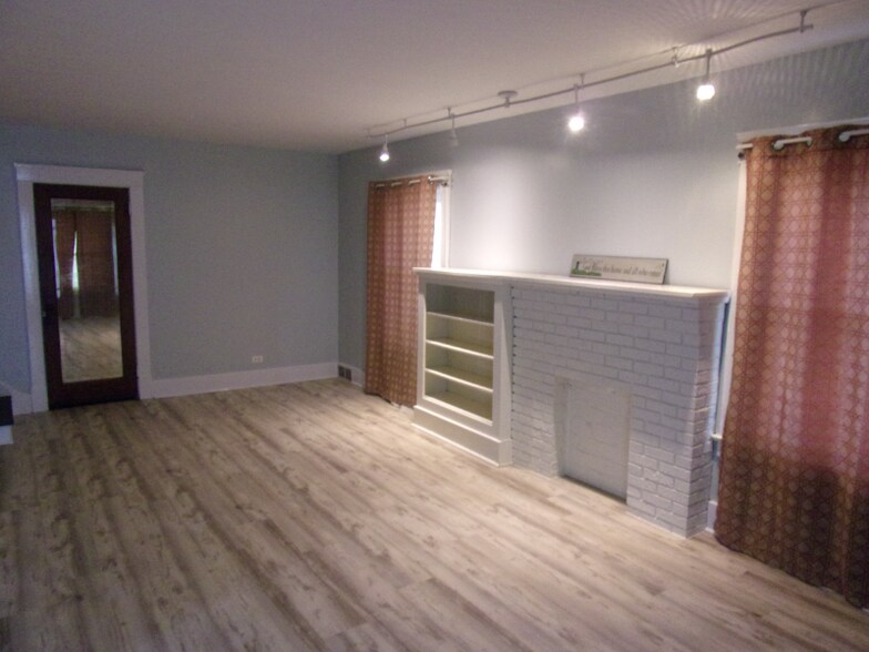 Building Photo - 1216 Edgewood St NE