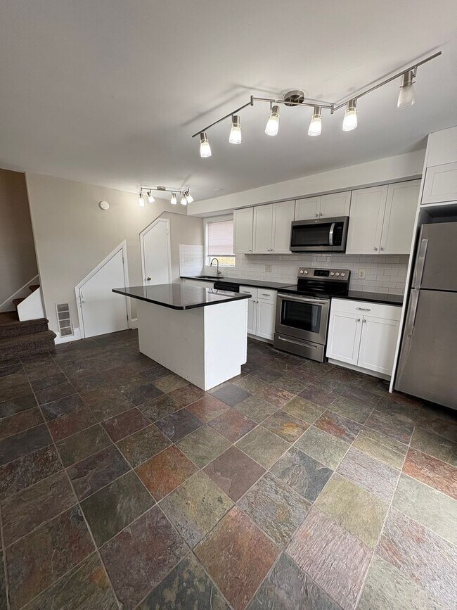 Building Photo - Prime Conshohocken Living – Updated 3BR Minutes from Fayette