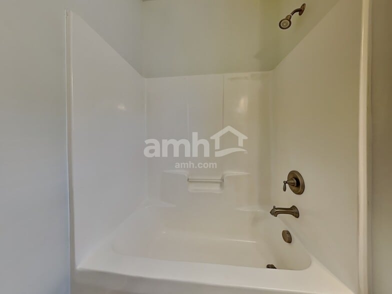 Building Photo - 15141 Taylor Ridge Ln