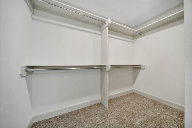 Building Photo - 15607 Memorial Dr