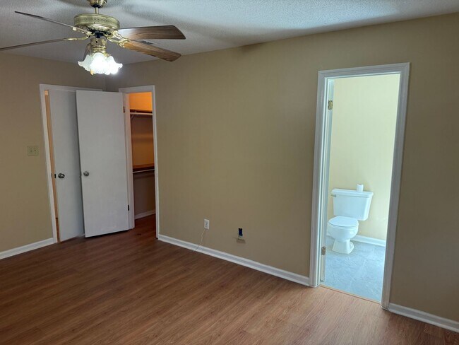 Building Photo - 2962 Bridgeport Dr