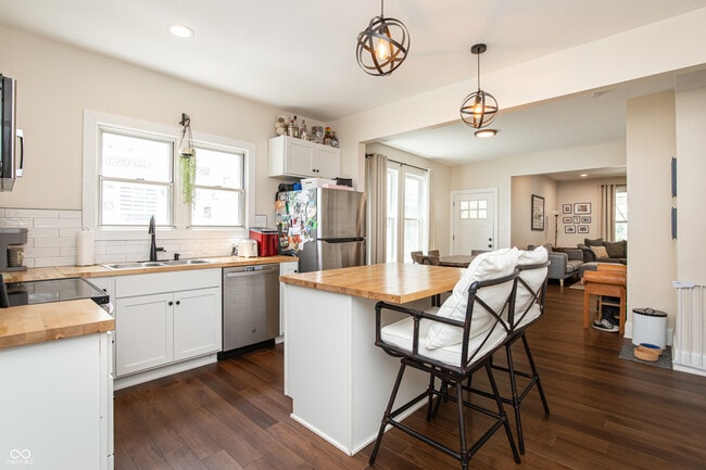 Building Photo - 405 Keystone Ave