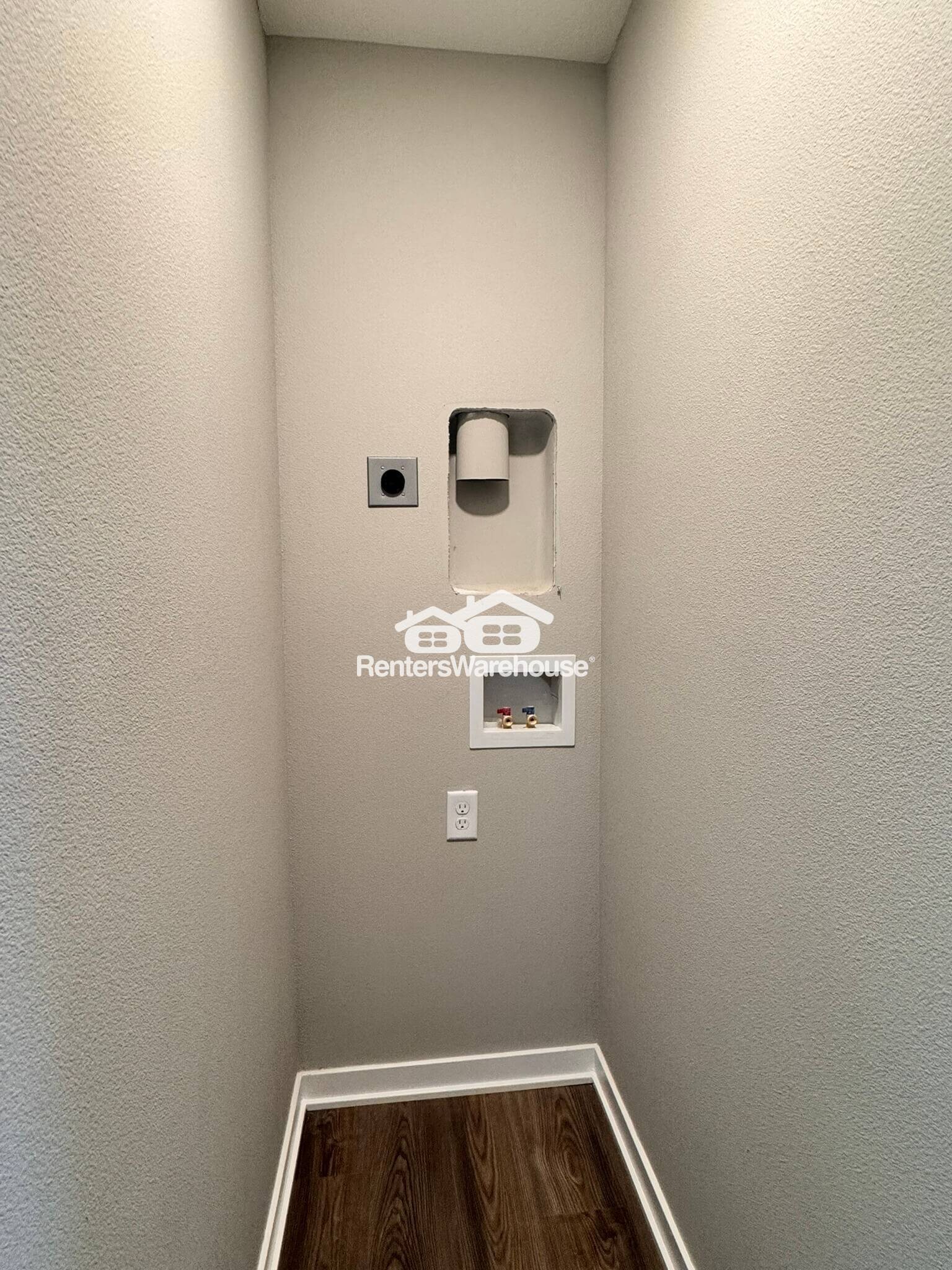 Building Photo - 1007 Adler Ct