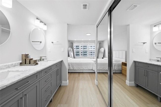 Building Photo - 3500 Galt Ocean Dr