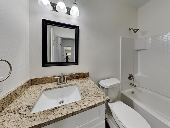 Building Photo - 2037 Vanamen Ct
