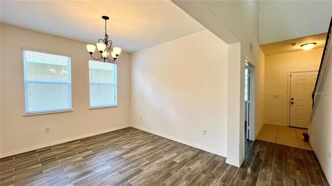 Building Photo - 3721 Maidencain St