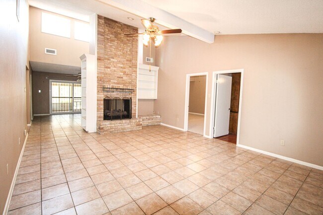 Building Photo - 10323 Quail Meadow St