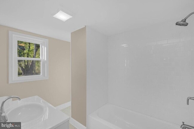 Building Photo - 332 Ridge Rd