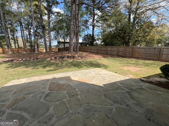 Building Photo - 2907 Clearbrook Dr