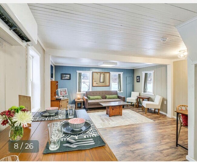 Building Photo - 15 Cottage Rd