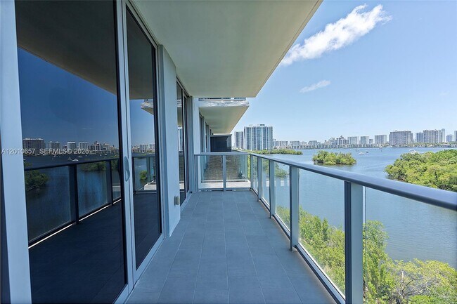 Building Photo - 16385 Biscayne Blvd