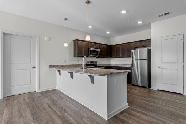 Primary Photo - The Groves at 421 *Move In Special*