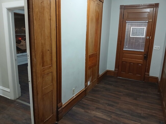 Building Photo - 510 S St Joseph St