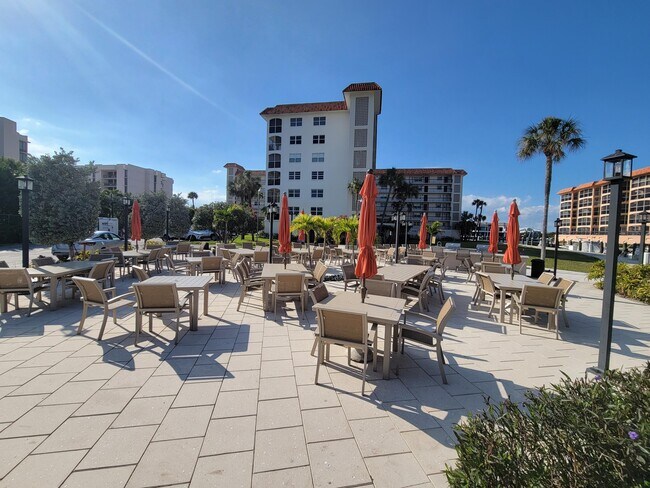 Building Photo - 2871 N Ocean Blvd