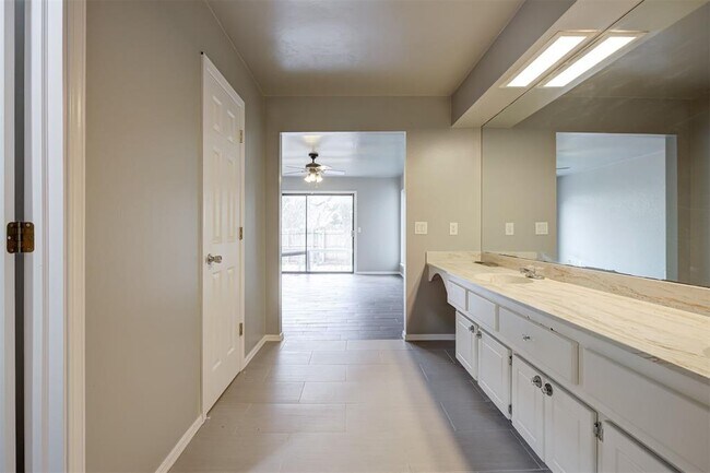 Building Photo - 2301 Tredington Way