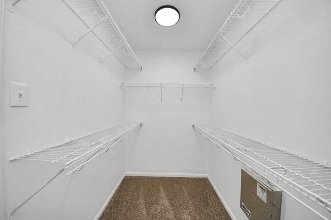 Building Photo - 322 Burris Park Dr