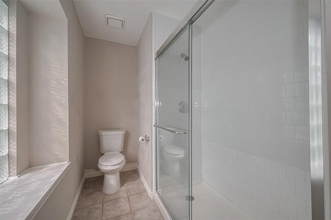 Building Photo - 6303 Palm Ct