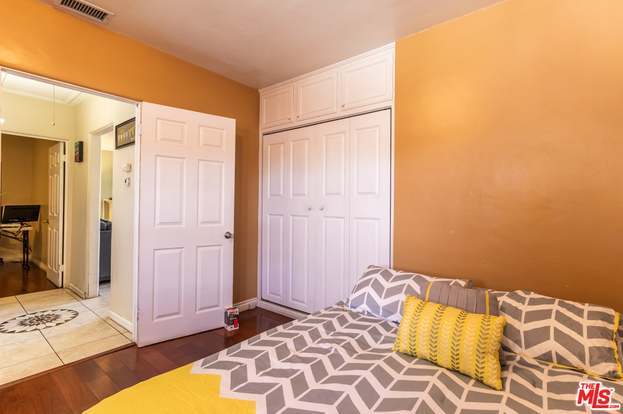 Building Photo - 6445 Tujunga Ave