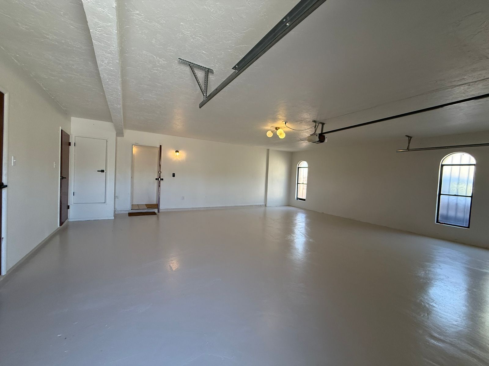 Building Photo - 1402 E Big Rock Rd