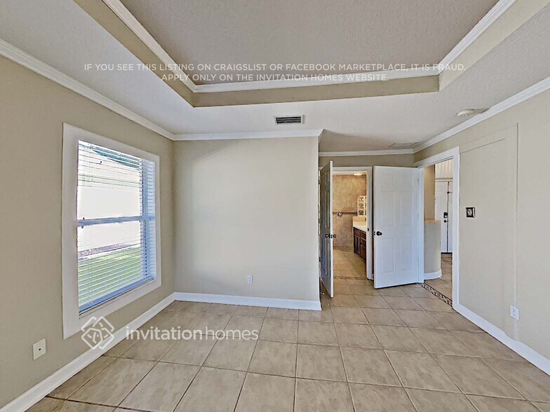 Building Photo - 1735 Creekwater Blvd