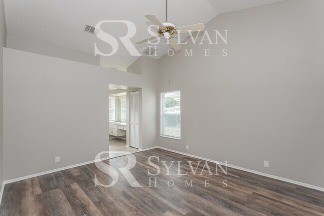 Building Photo - At Last, This Is What You Have Been Searching For!