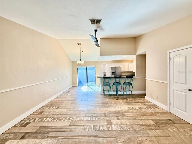 Building Photo - 23331 Club Villas Dr