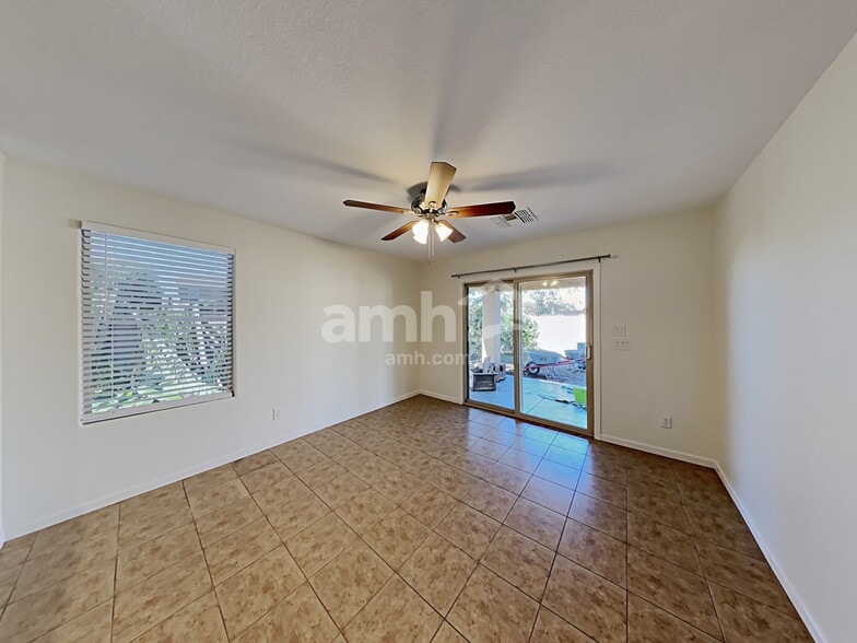 Building Photo - 4592 E Longhorn St