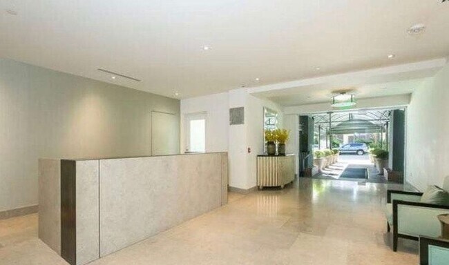 Building Photo - 1440 Veteran Ave