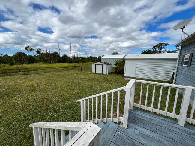 Building Photo - FURNISHED, Horse Farm Dream House