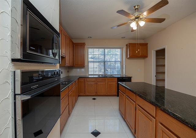 Building Photo - 7405 Stoney Point Dr