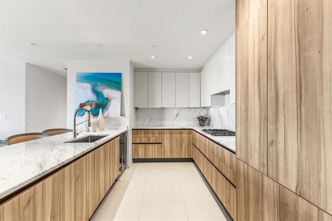 Building Photo - 1020 Sunset Point Rd