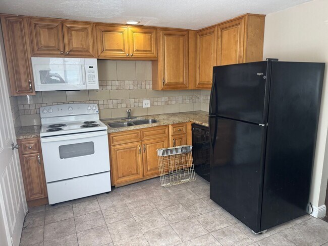 Building Photo - 3709-3711-3711 Briggs Rd