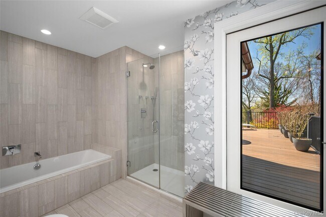 Building Photo - 45 Oriole Ave