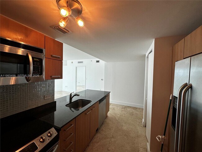 Building Photo - 350 S Miami Ave