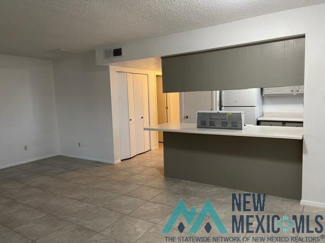 Building Photo - 1421 S Tennyson Dr