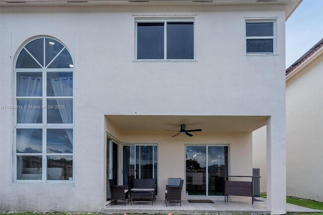 Building Photo - 15025 SW 141st Terrace