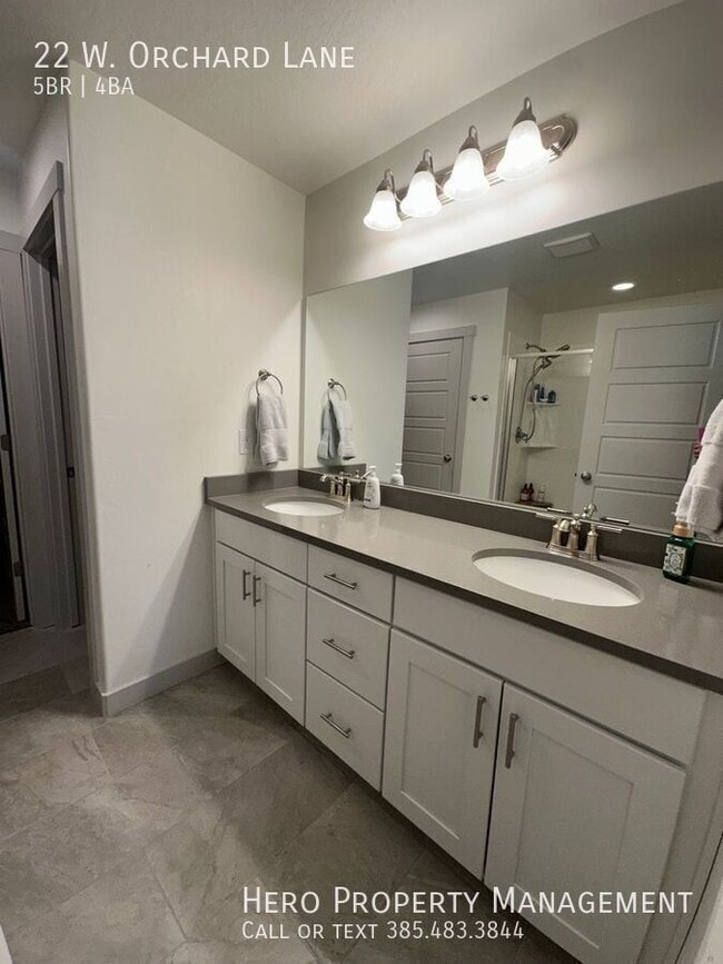 Building Photo - 22 W Orch Ln