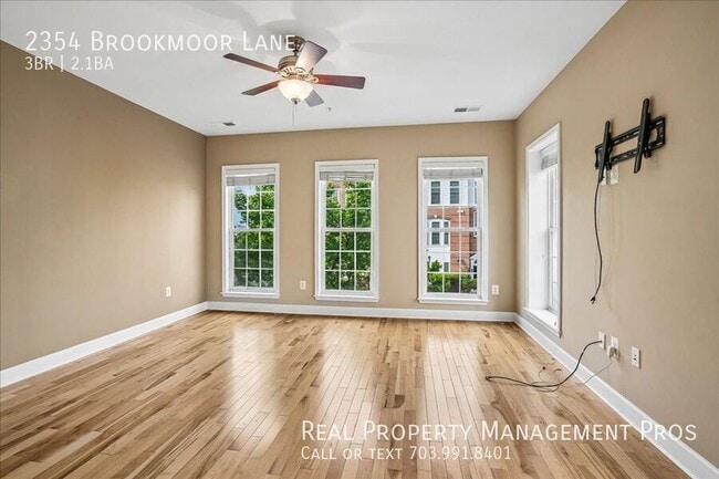 Building Photo - 2354 Brookmoor Ln