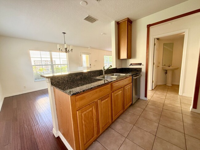 Building Photo - Coquina Key Townhomes Gated community 3/2.5