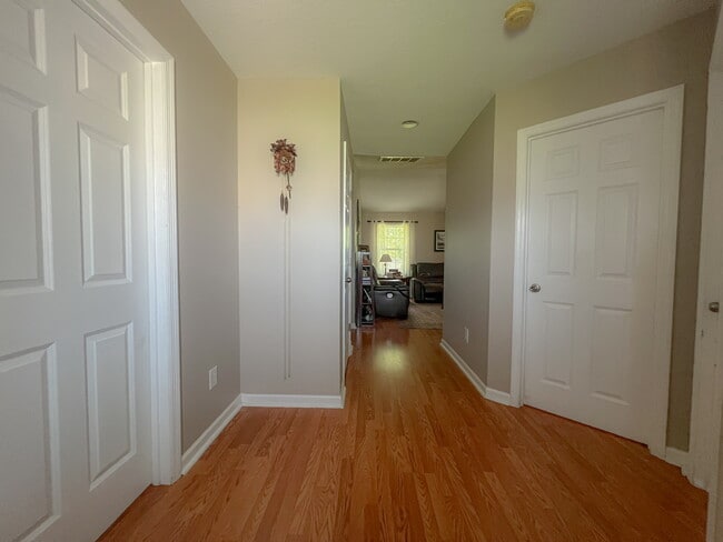 Building Photo - 132 Crooked Run Dr