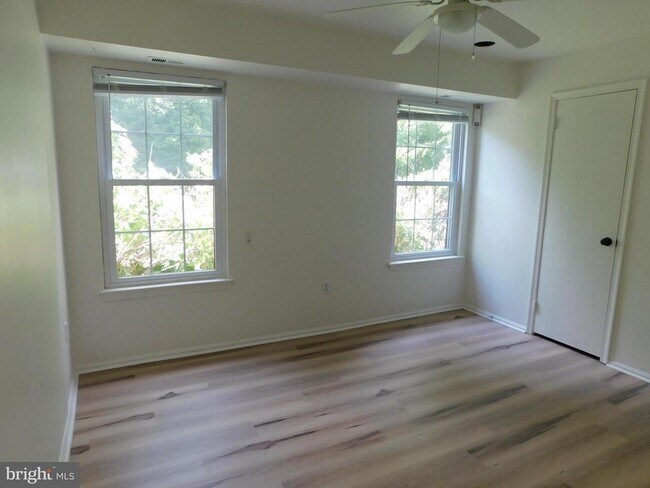 Building Photo - 87A W Bluebell Ln
