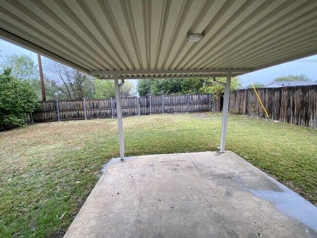Building Photo - 1105 Montclair Dr