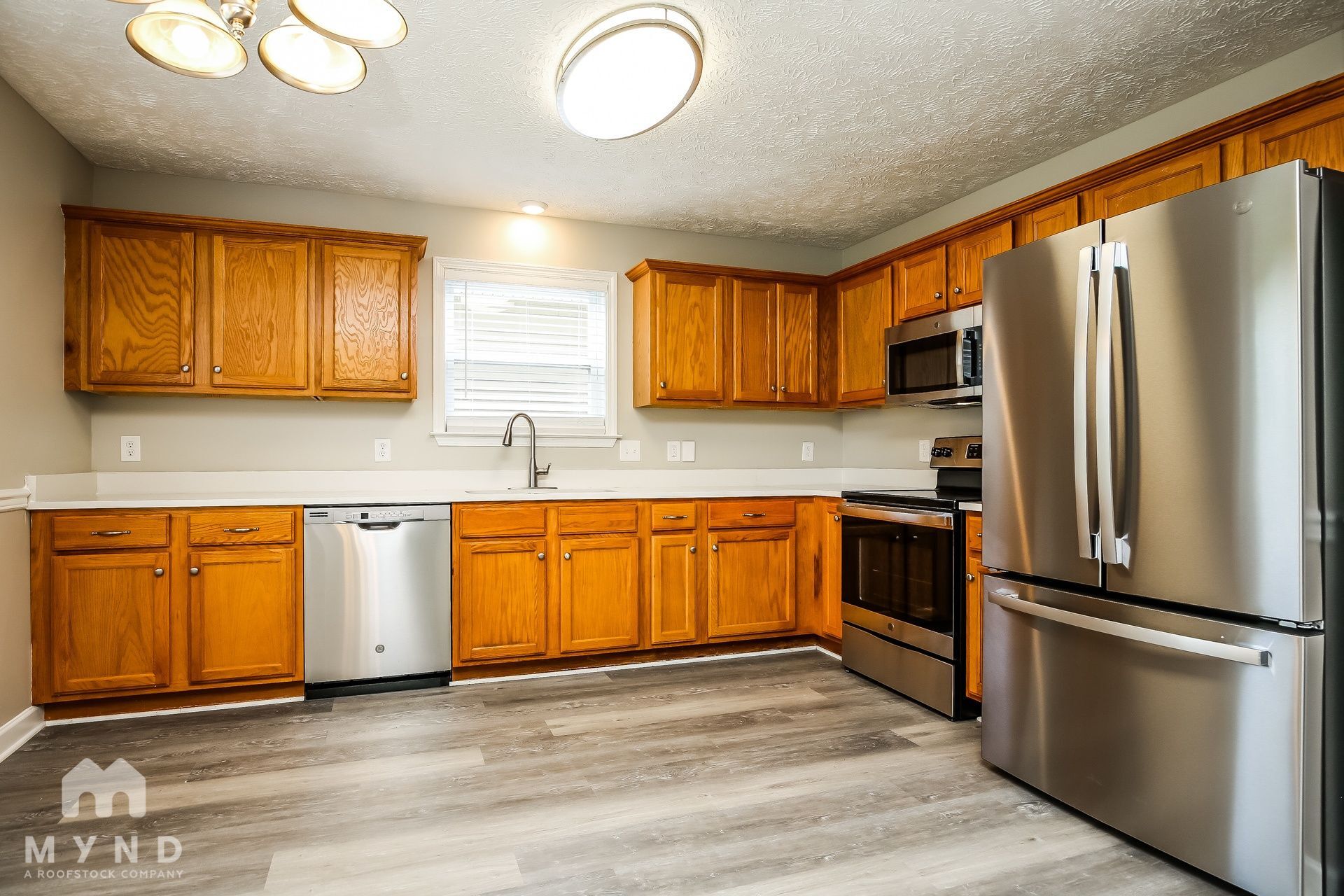 Building Photo - 1634 Beaconcrest Cir