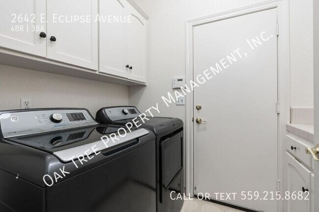 Building Photo - 2642 E Eclipse Ave